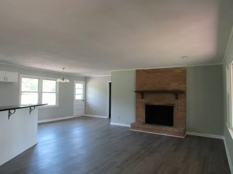 2940 Steeplechase Dr — Photo 4