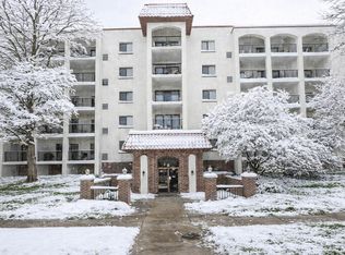 475 Plum Creek Dr APT 209, Wheeling, IL 60090