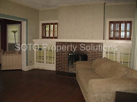 5th image of 825 N Fountain St
