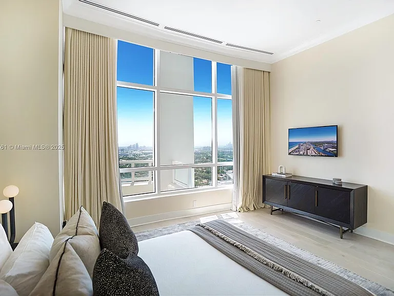4401 Collins Ave #PH SOUTH — Photo 65