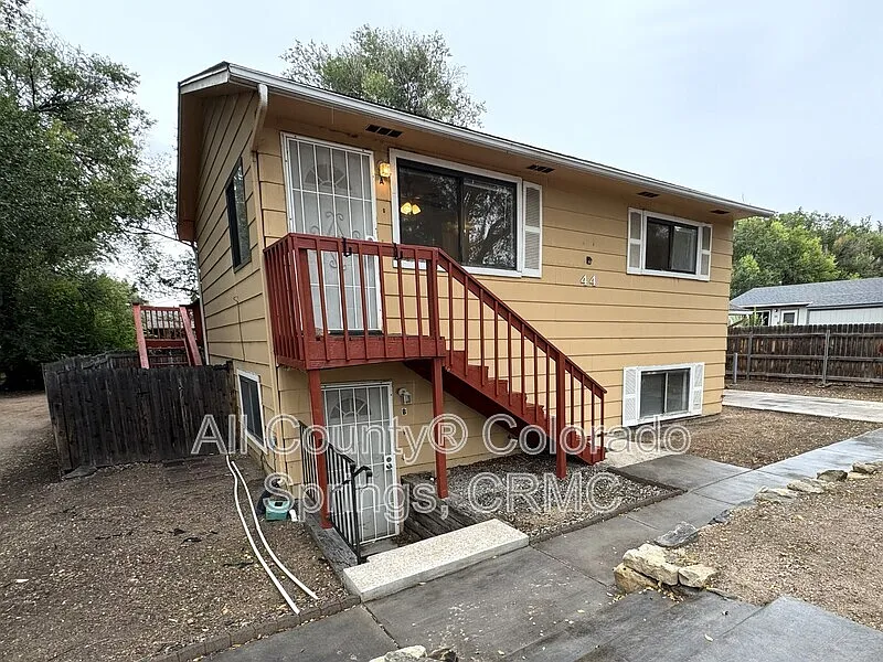 44 Sunflower Rd #A