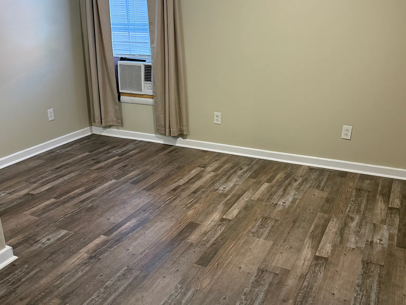 1 bed, 650 sqft, $1,100 — Photo 4