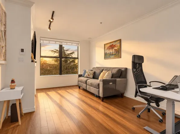 84 Grant St #4011, Pt Moody, BC V3H 2P4