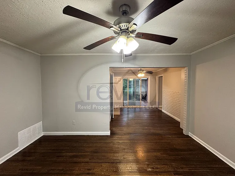 4572 Verne Rd — Photo 2