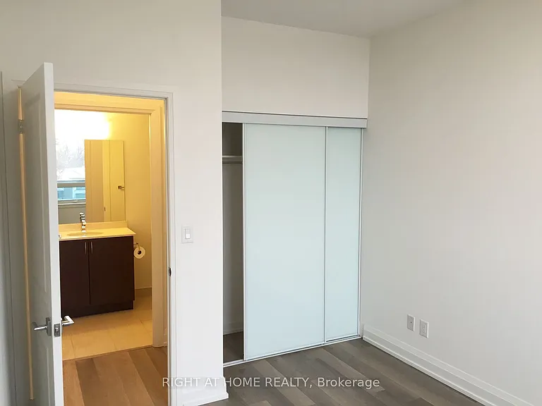 7165 Yonge St #317 — Photo 7