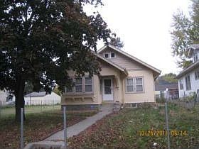 1st image of 3015 Queen Ave N