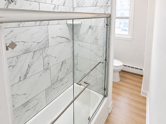 3rd image of 1254 Green St APT 1