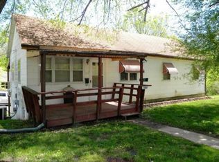 1007 10th Ave, Leavenworth, KS 66048