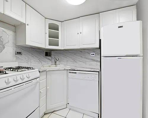 Rented by Douglas Elliman | media 13