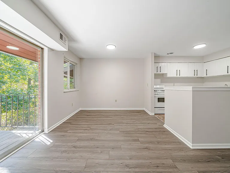 Brooklane Manor Apartments — Photo 48