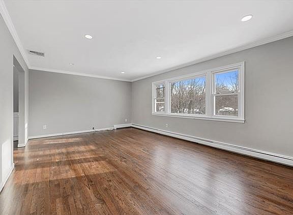 2nd image of 1 Hidden Hollow Ln