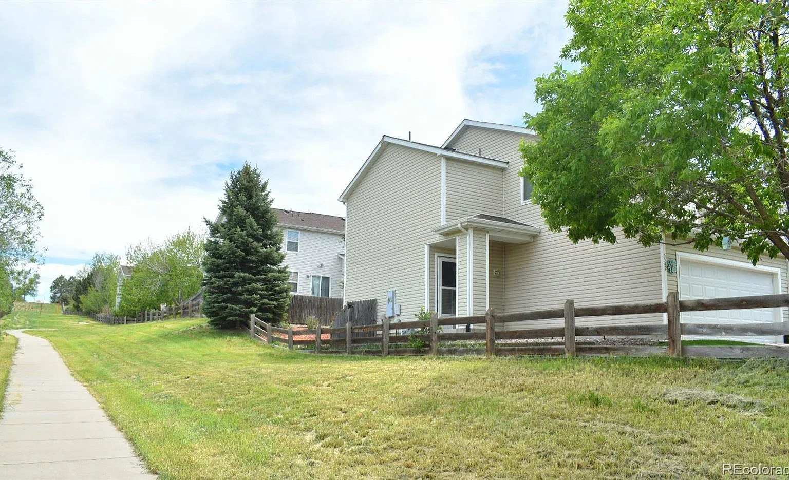 3 bed, 2.5 bath, 1511 sqft, $2,500 — Photo 3