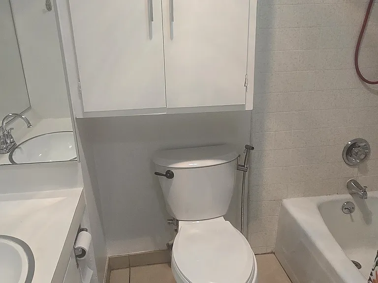restroom/shower