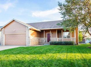 419 E Myers Ct, Mulvane, KS 67110