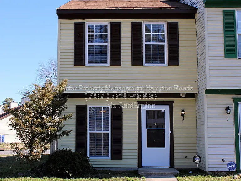 1 Peachtree Ct — Photo 1
