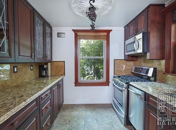 5th image of 3928 45th St