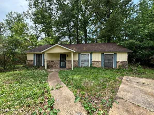 1143 Oak Glen Pl, Jackson, MS 39212