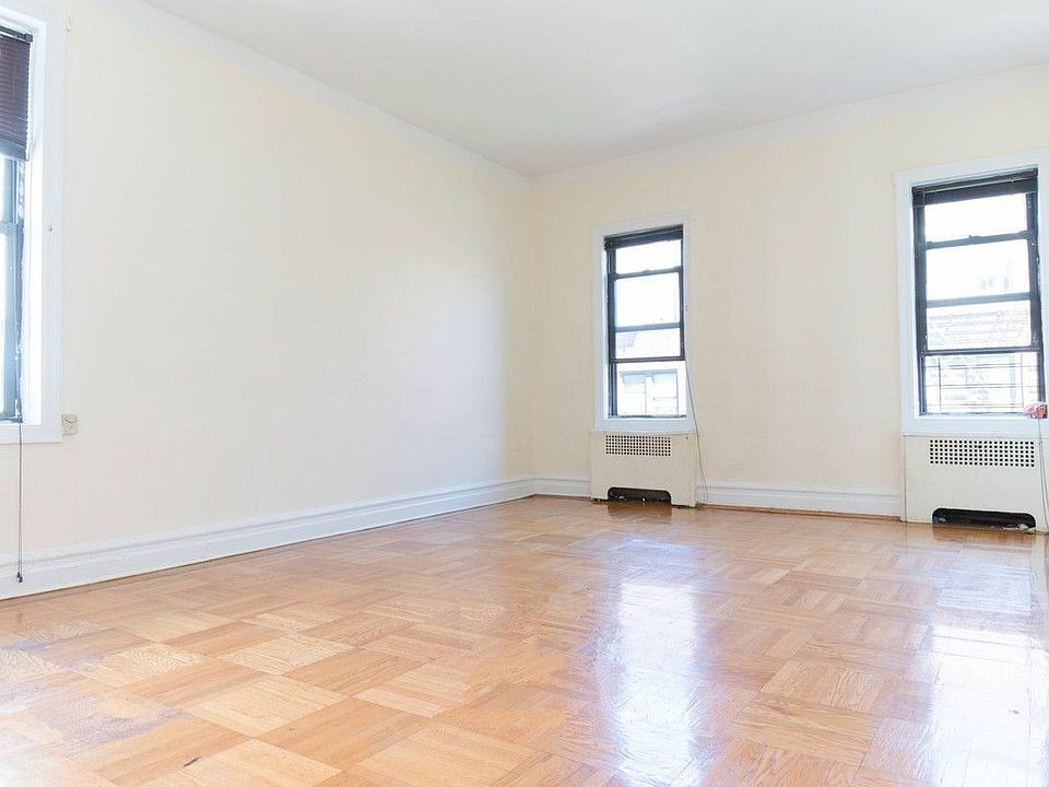 1st image of 50 E 19th St