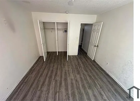 939 W 82nd St #7 — Photo 9