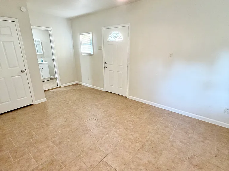 526 E Palfrey St — Photo 10
