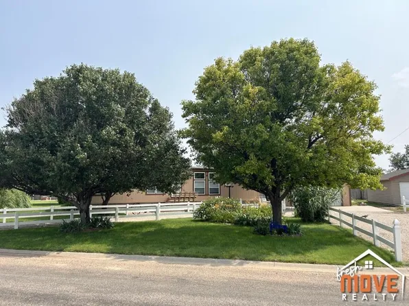 707 W Deal Ave, Sublette, KS 67877