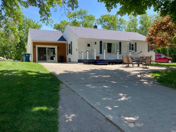 2435 Lane 150 Hamilton Lk, Hamilton, IN 46742