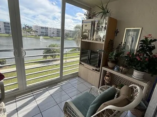 324 SE 10th Street, Dania Beach, FL 33004