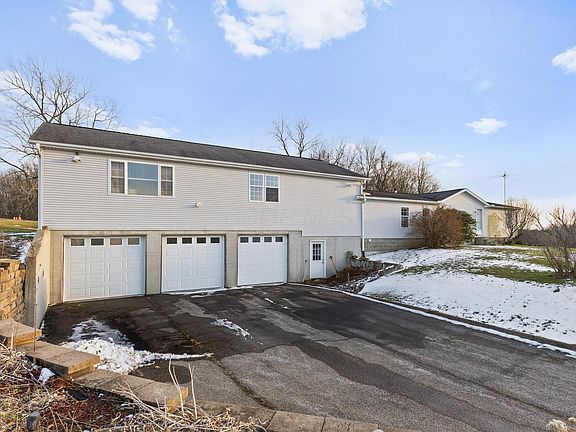 4th image of 10370 Township Road 57 NE