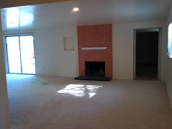 3rd image of 1249 Burrows St