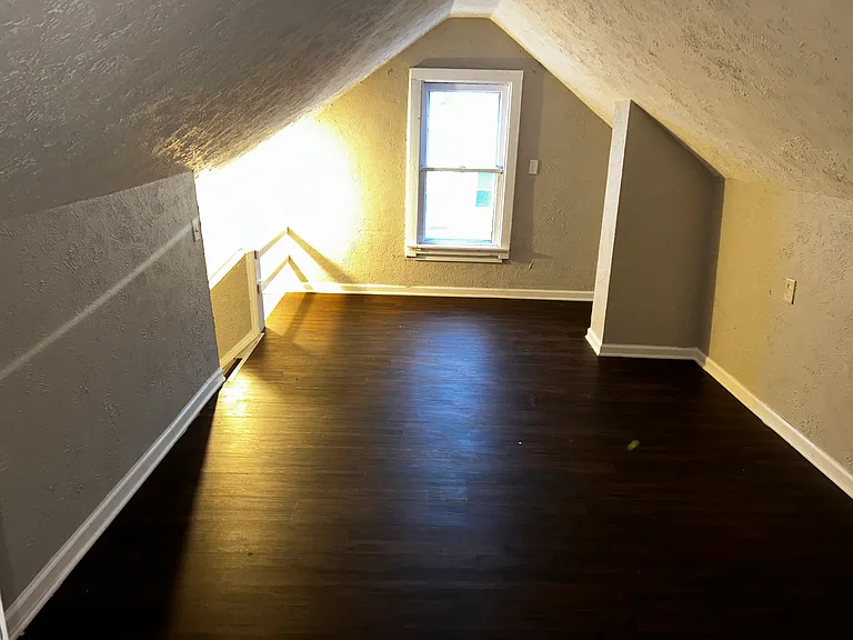 LOFT/BDRM #3/OFFICE AREA
