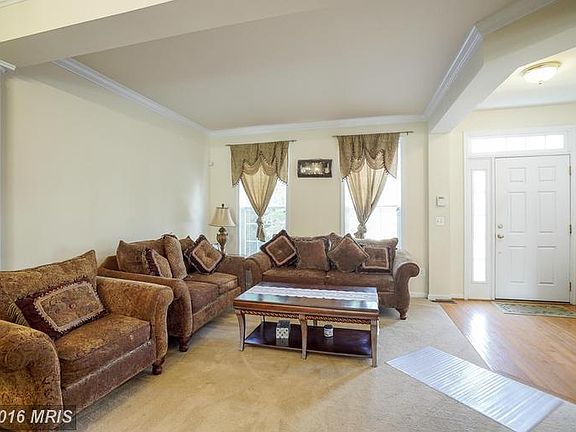 3rd image of 2304 Battery Hill Cir
