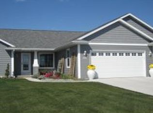 W6288 Elpaso Dr, Greenville, WI 54942