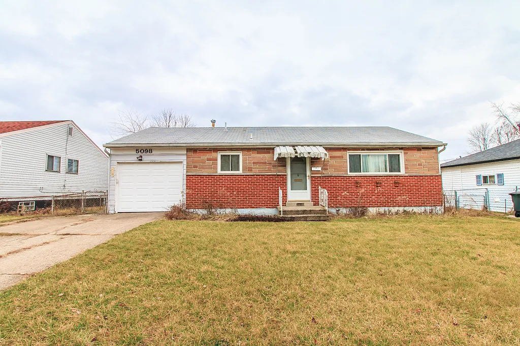 5098 Hacket Dr photo 1