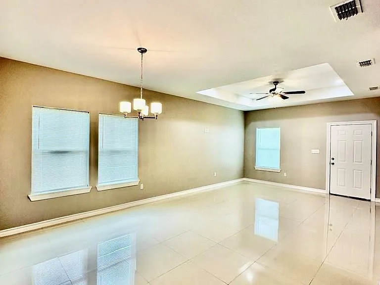 1022 Escondido Ln E #A — Photo 2