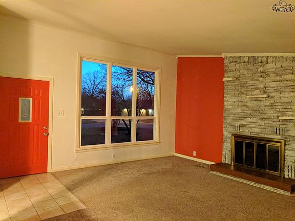 3rd image of 3905 Southmoor Ln