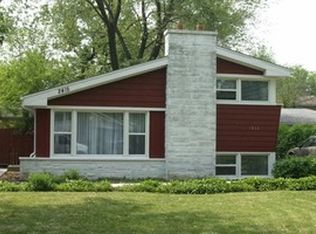 2415 Fontana Dr, Glenview, IL