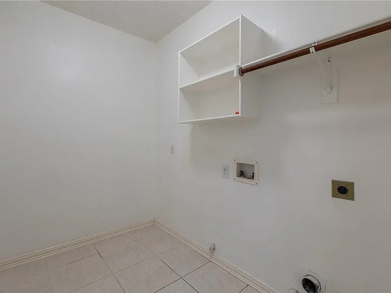 8216 Spring Valley Ln — Photo 15