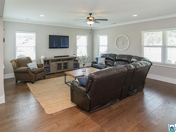 5th image of 7592 Paine Dr