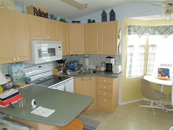 5th image of 73 Crown Point Dr