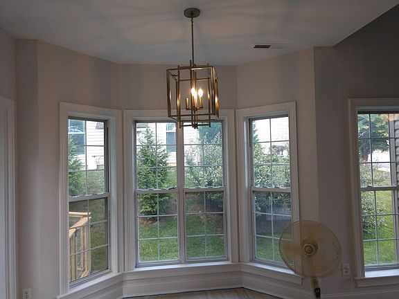 5th image of 767 Fuller Glen Cir