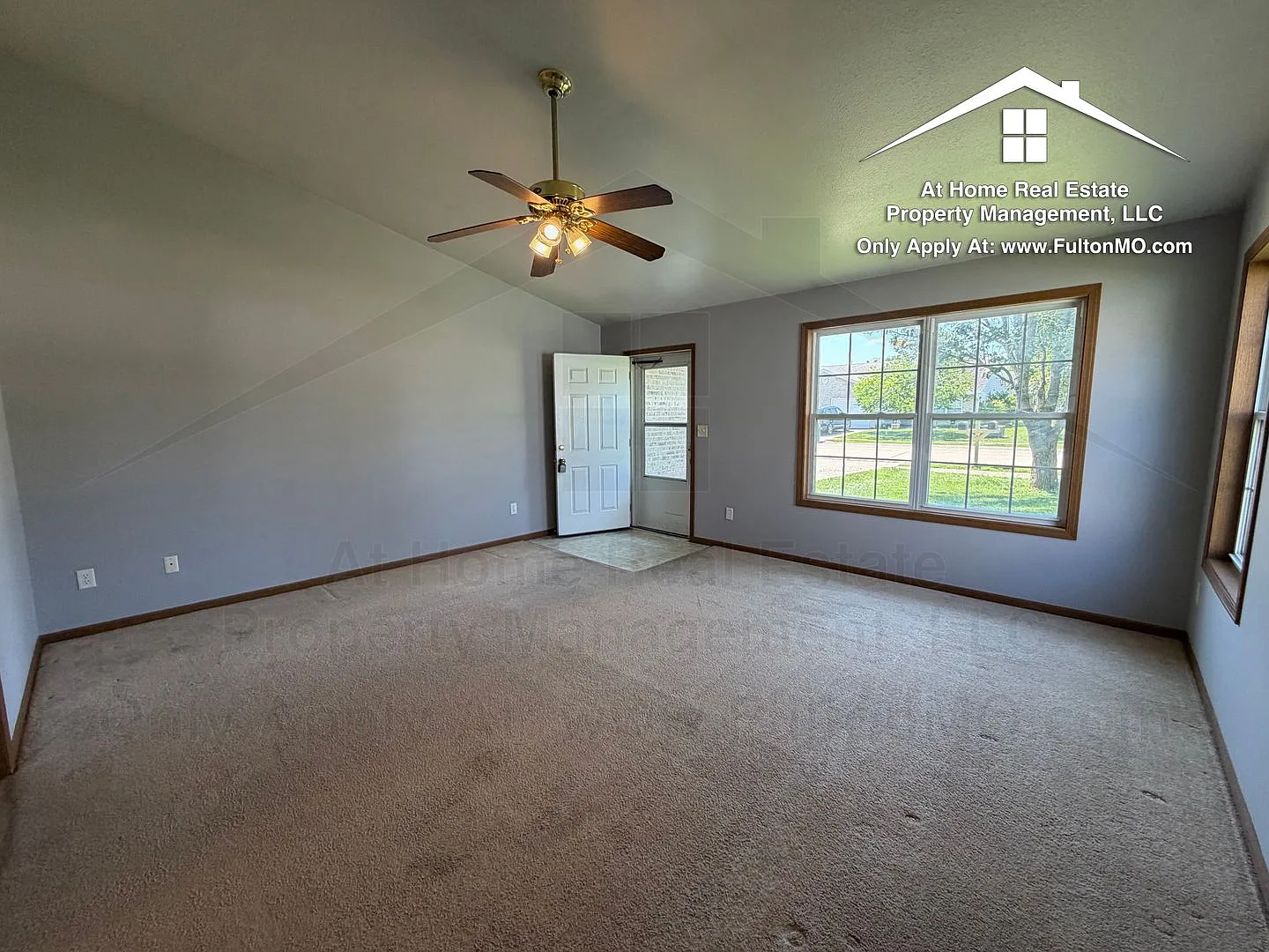 Sabre Circle 427429 Duplex — Photo 3