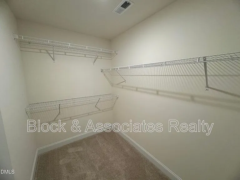 37 Bluebell St — Photo 9