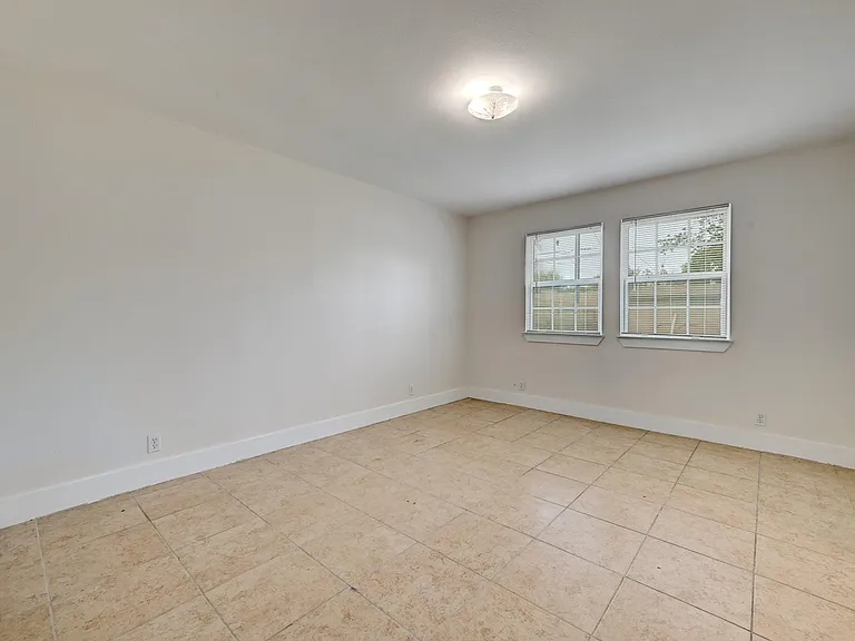 509 Greenway Dr — Photo 13