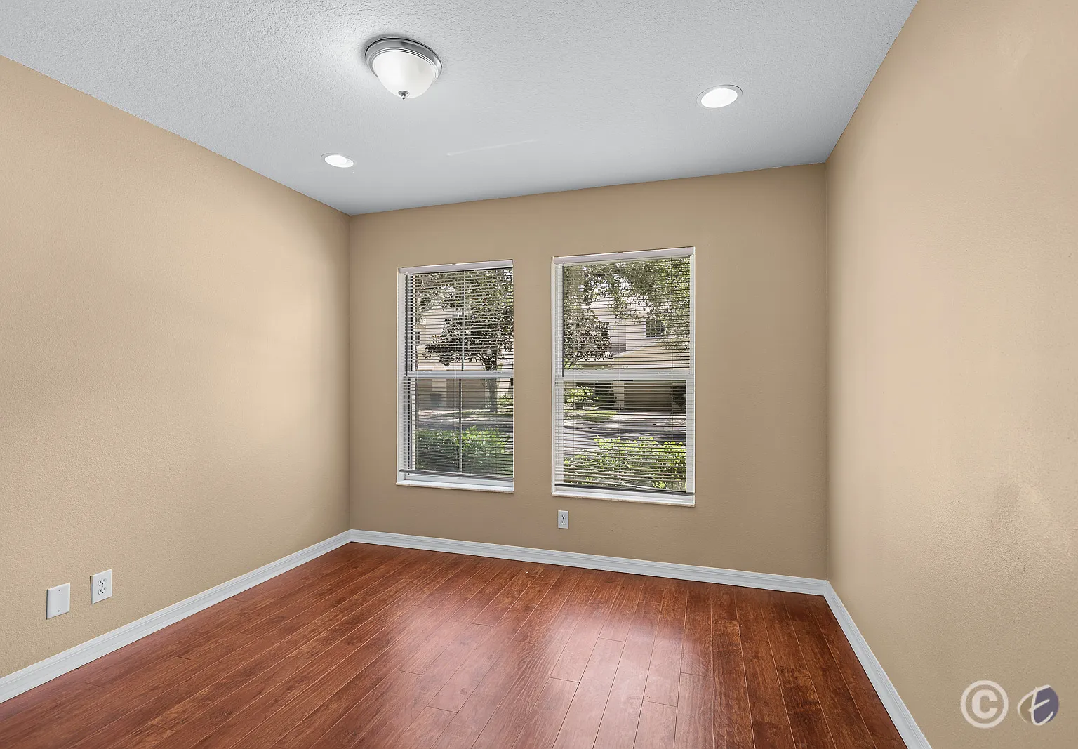 2916 Royal Tuscan Lane — Photo 3