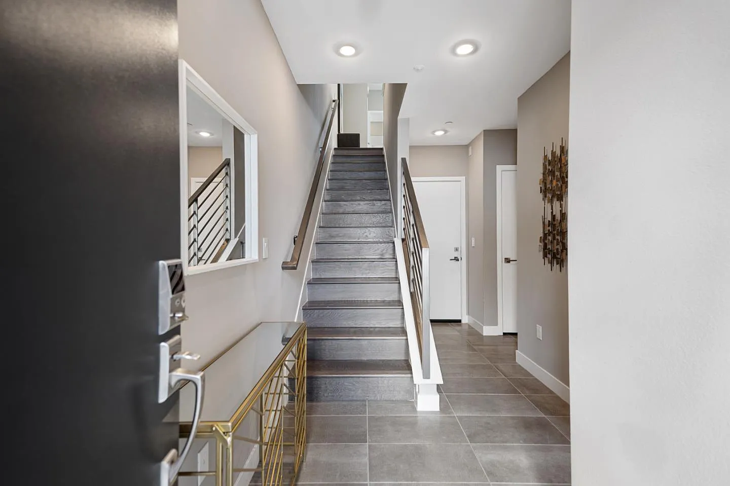 3 bed, 1792 sqft, $6,000 — Photo 3