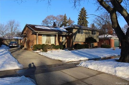3rd image of 6931 Kinmore St