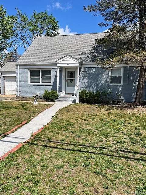 4 bed, 2.5 bath, 1274 sqft, $4,200 — Photo 2