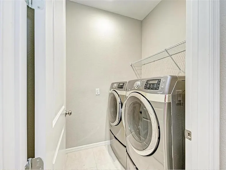 5564 Summit Gln — Photo 28