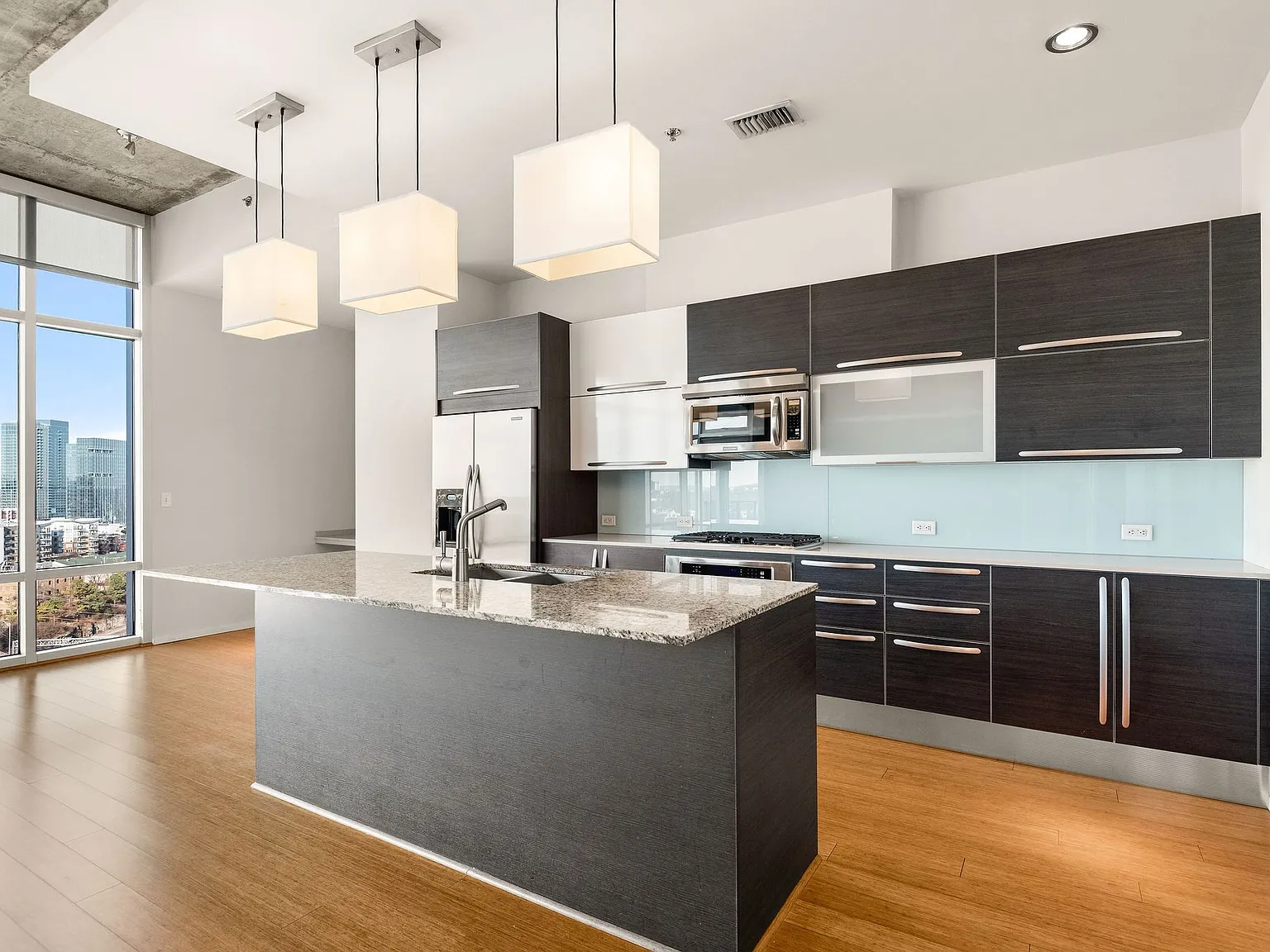 3 bed, 2175 sqft, $5,500 — Photo 4