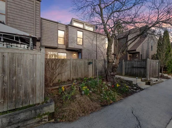 9276 N 70th STREET, Milwaukee, WI 53223